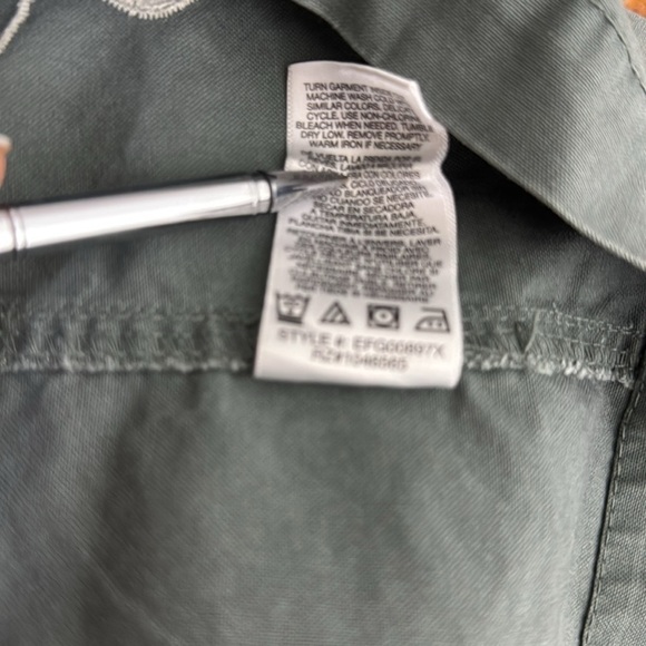 Kensie Jeans Long Sleeve Jacket, Army Green w/ Floral Pattern Size Large - Picture 6 of 6